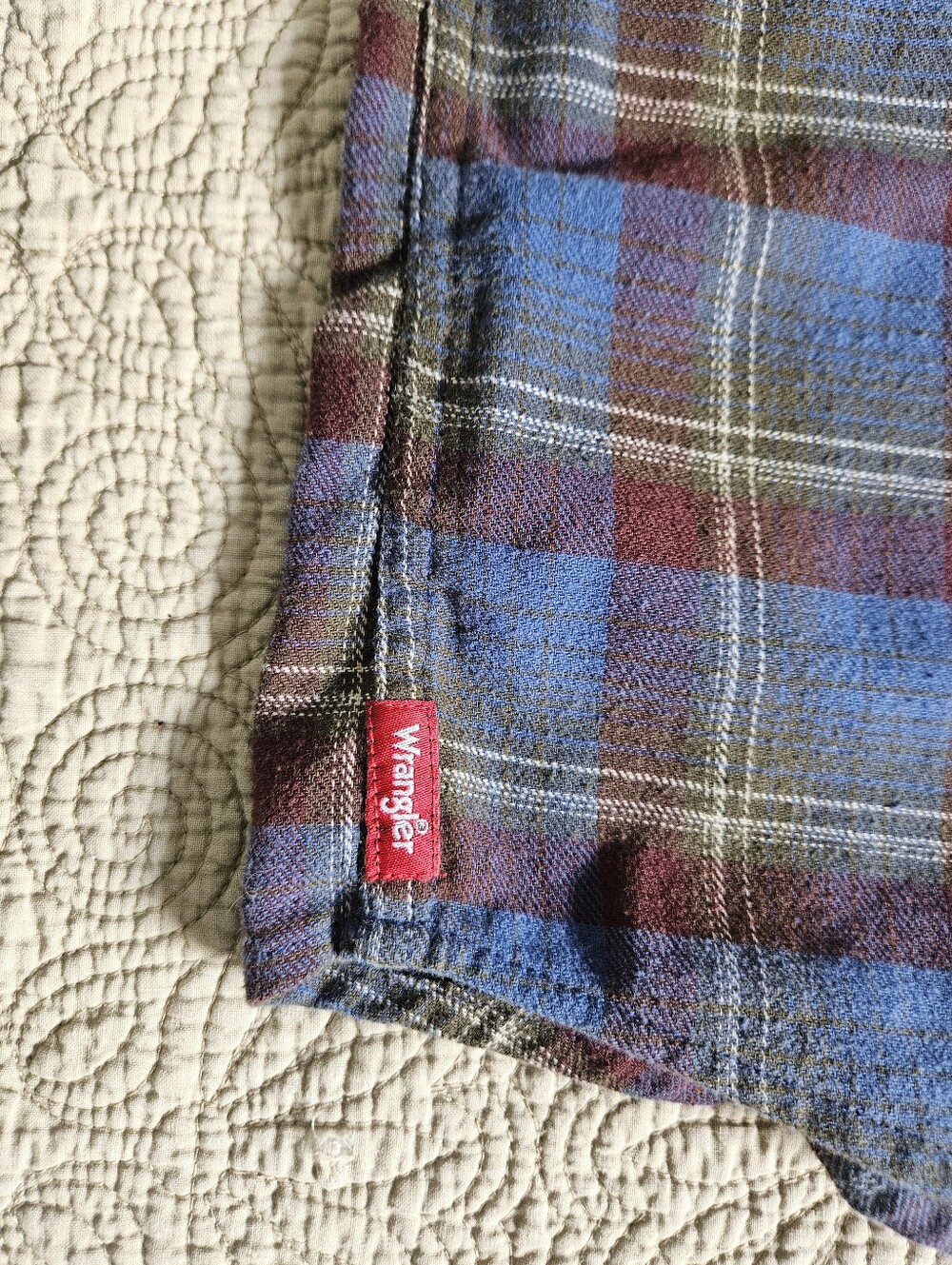 Wrangler Men's Blue Plaid Long Sleeve Flannel Button-up Shirt, Large - Picture 6 of 6
